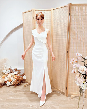 Asymmetry Shoulder Slit Mermaid Maxi Gown (S, L)