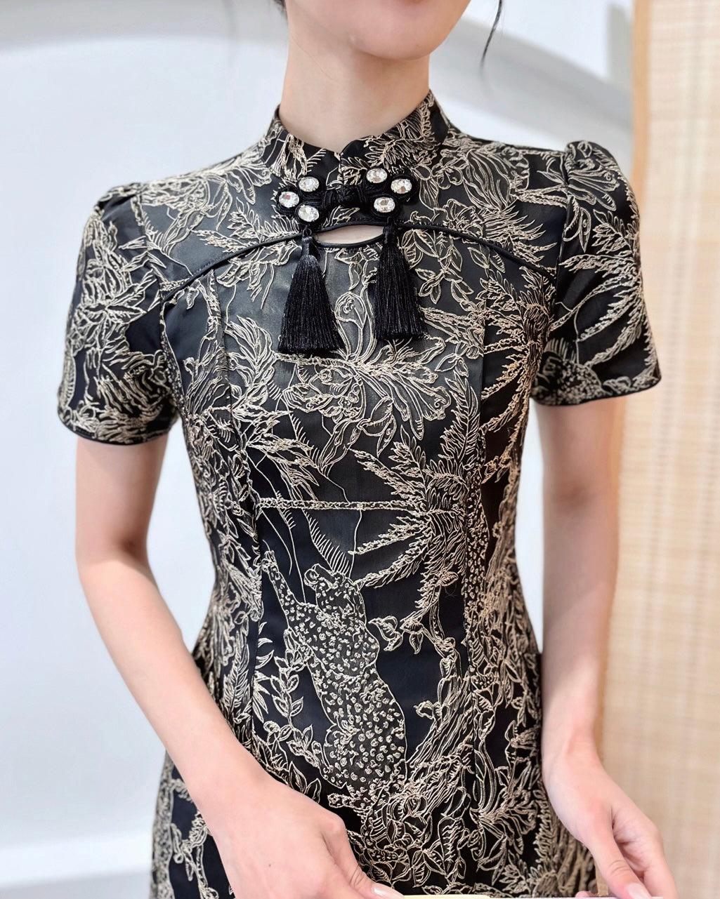 Golden Embroidery Mini Cheongsam BEIGE/ BLACK (S-2XL)