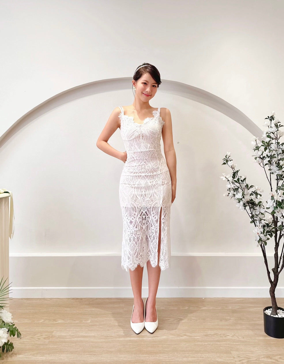 Eyelash Lace Body Fit Slit Midi Dress WHITE/ MAROON (XS-L)
