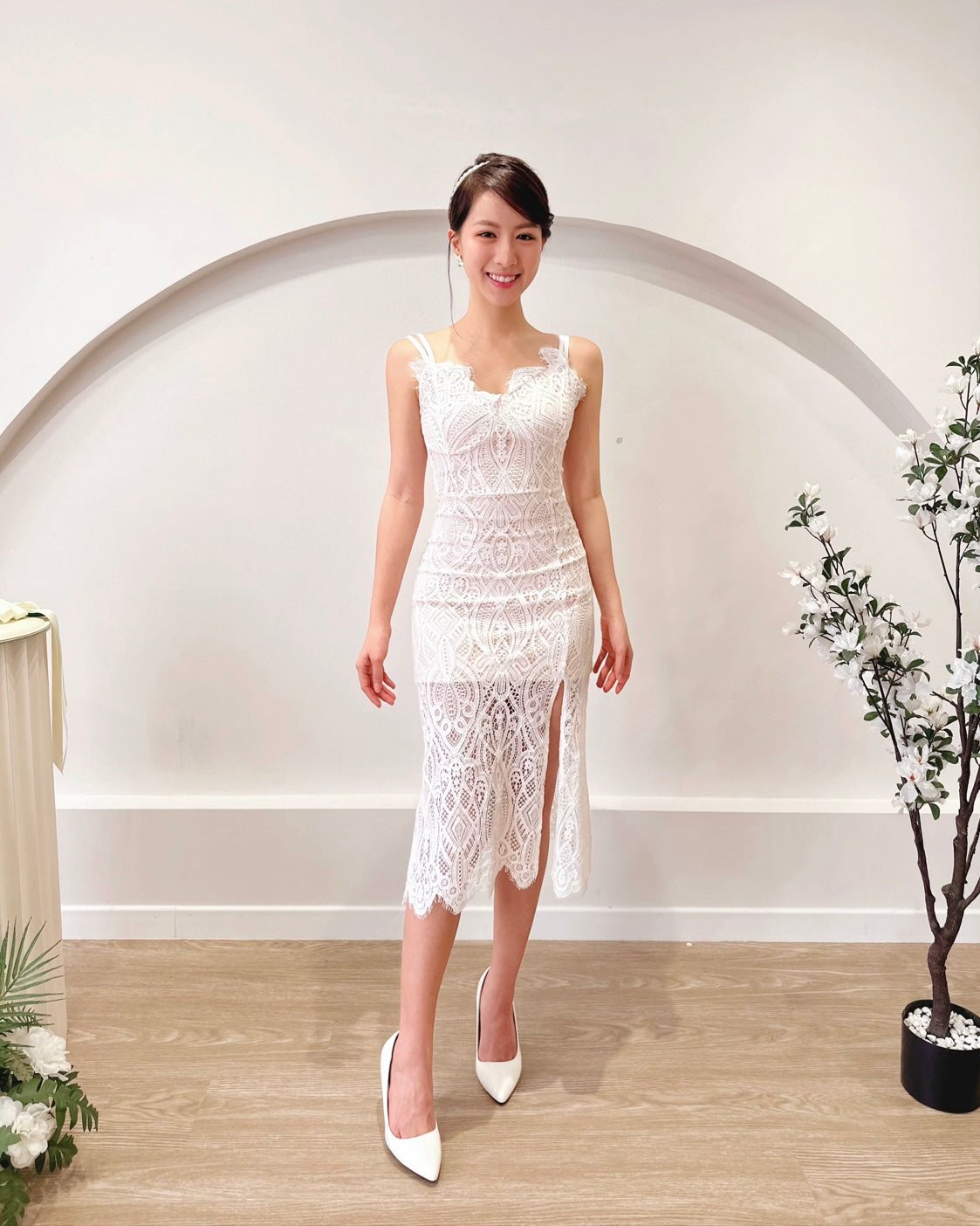 Eyelash Lace Body Fit Slit Midi Dress WHITE/ MAROON (XS-L)