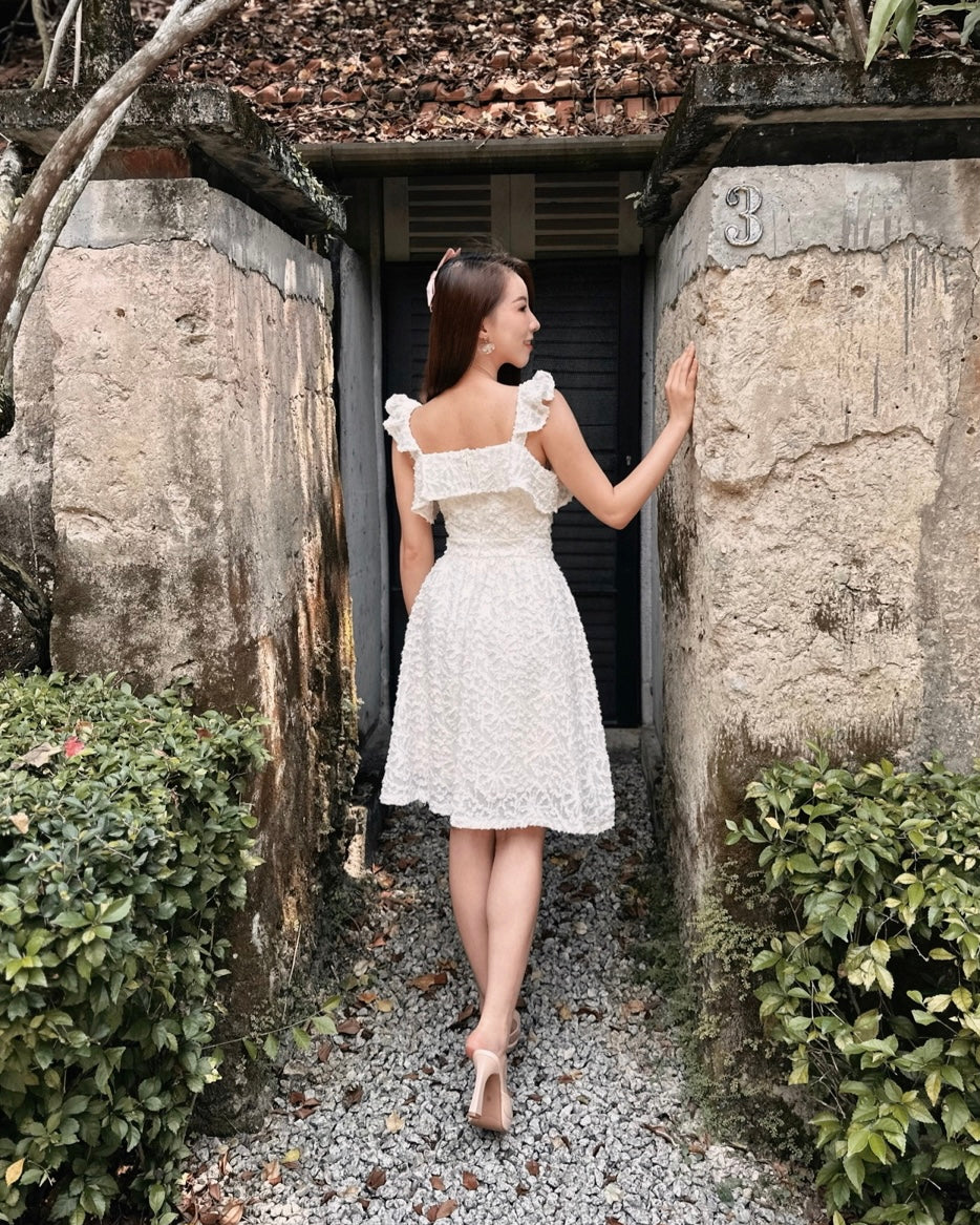 Sleeveless Embroidery Lace Flare Dress IVORY WHITE (S-L) Sweet & Classy Co. Sleeveless Embroidery Lace Flare Dress IVORY WHITE (S-L) Sweet & Classy Co.